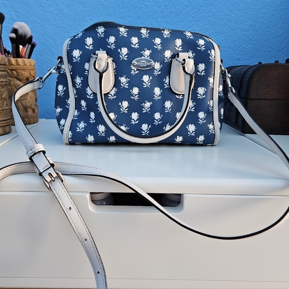 Coach Handbags - Coach Floral Blue Purse crossbody (removable strap)